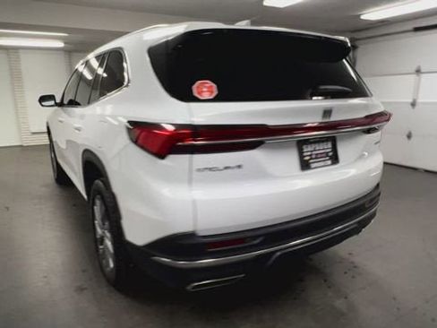 Certified 2025 Buick Enclave Preferred image 7