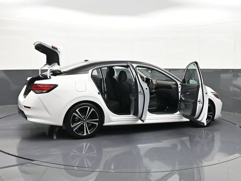 Used 2023 Nissan Sentra SR w/ Trunk Package FWD image 38