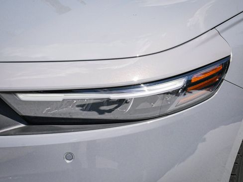 Used 2025 Honda Accord Touring image 6