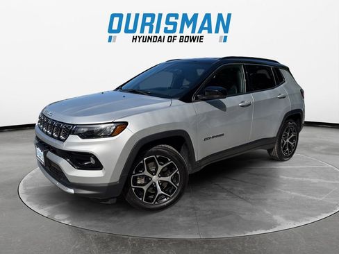 Used 2024 Jeep Compass Limited AWD/4WD image 2