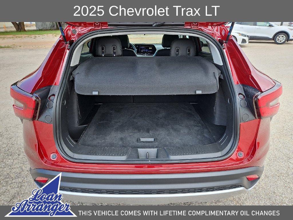 Used 2025 Chevrolet Trax LT FWD image 18