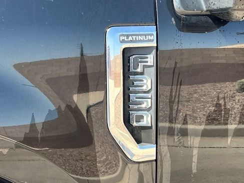 Used 2022 Ford F350 Platinum AWD/4WD image 5