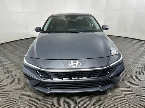 Used 2024 Hyundai Elantra SE image 8