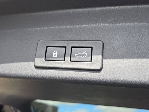 Used 2024 Subaru Ascent Touring image 12