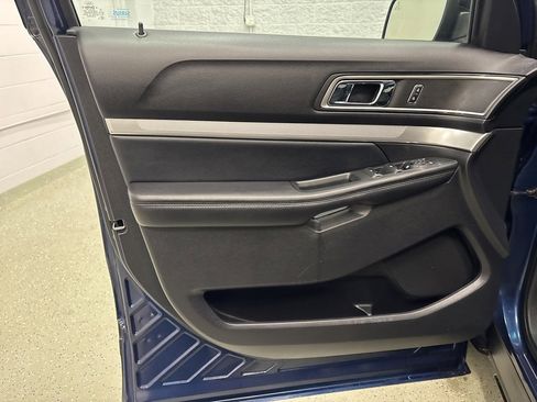 Used 2017 Ford Explorer XLT w/ Equipment Group 202A image 13