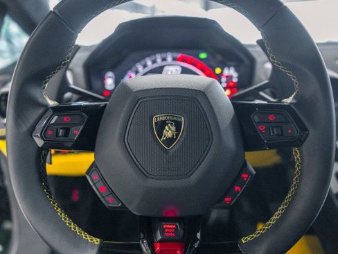 Used 2023 Lamborghini Huracan Tecnica image 17