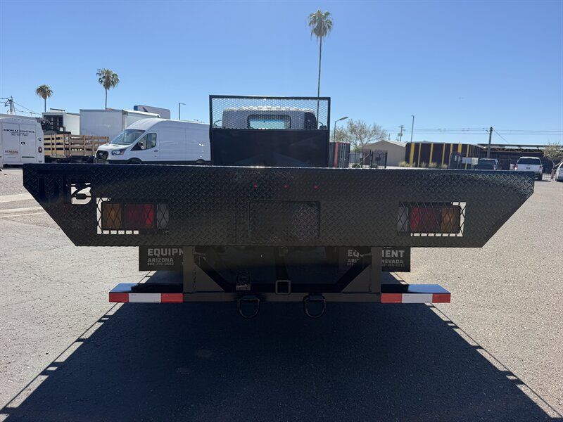 Used 2025 Isuzu NPR RWD image 4