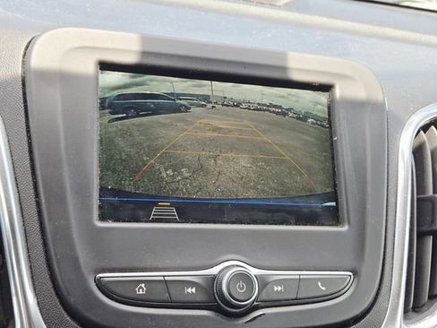 Used 2019 Chevrolet Equinox LT FWD image 13