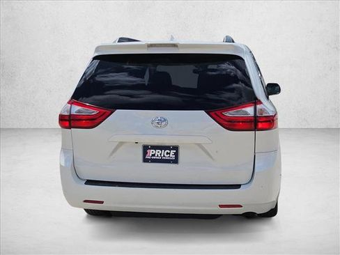 Used 2018 Toyota Sienna XLE FWD image 5