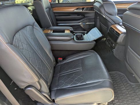 Used 2024 Jeep Grand Wagoneer L Series III image 16