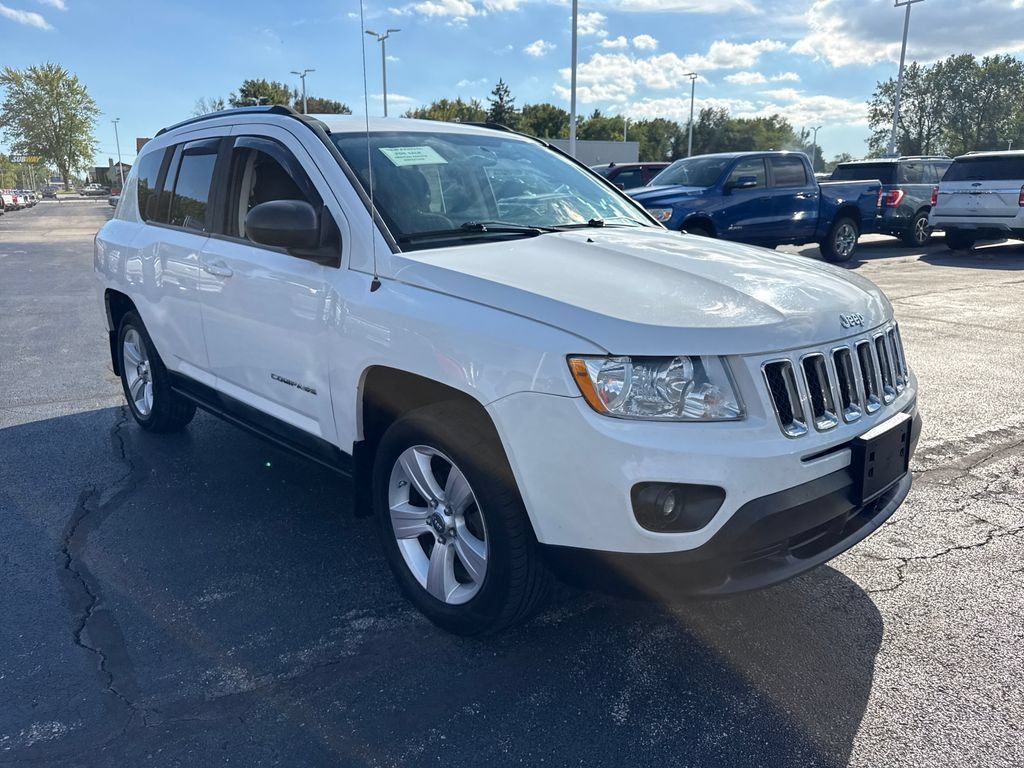 Used 2011 Jeep Compass Latitude AWD/4WD image 4