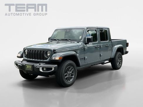 New 2025 Jeep Gladiator Sport image 3