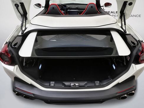 Certified 2019 Ferrari Portofino RWD image 37