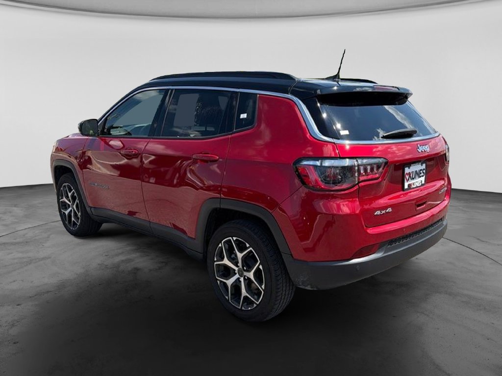 Used 2025 Jeep Compass Limited AWD/4WD image 7