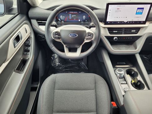 Used 2025 Ford Explorer Active RWD image 21