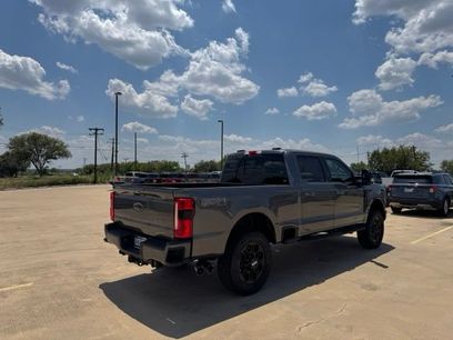 New 2026 Ford F250 Lariat w/ Black Appearance Package
