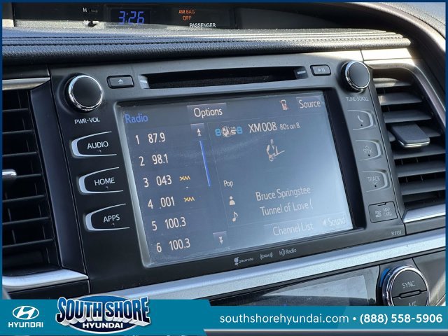 Used 2016 Toyota Highlander XLE AWD/4WD image 31