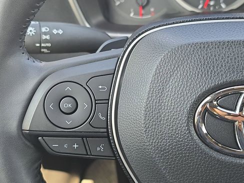 Used 2020 Toyota Corolla SE FWD image 19