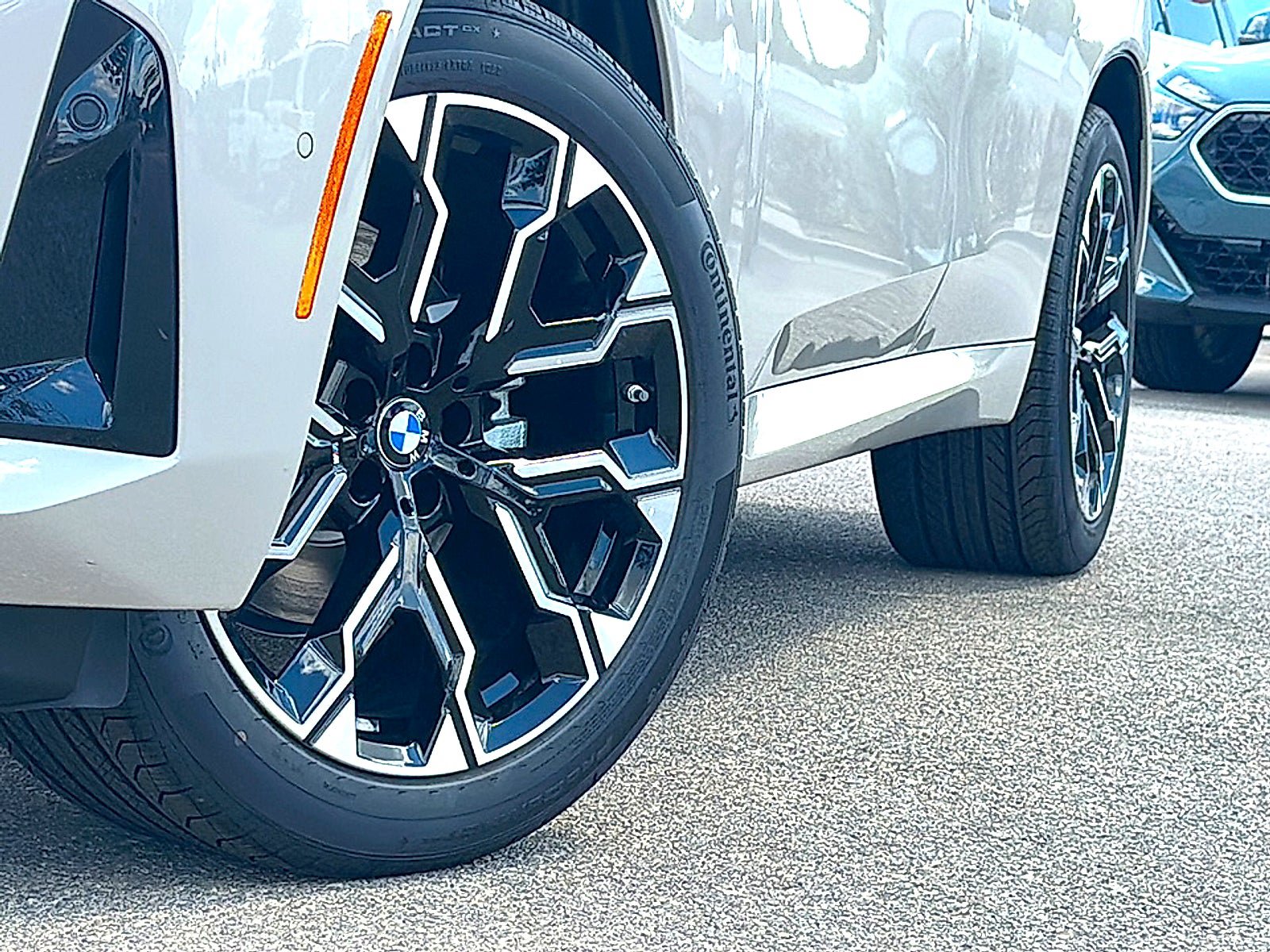 New 2026 BMW X3 xDrive30i w/ Premium Package AWD/4WD image 3