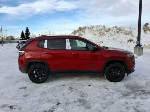 New 2026 Jeep Compass Latitude image 9
