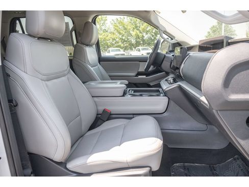 Used 2025 Ford Expedition Active AWD/4WD image 11