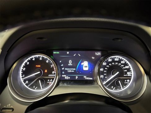 Used 2023 Toyota Camry SE w/ Cold Weather Package image 16