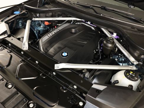 Used 2024 BMW X5 xDrive40i w/ Premium Package image 32