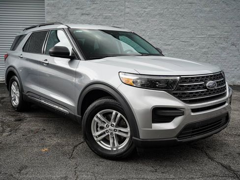 Used 2023 Ford Explorer XLT image 8