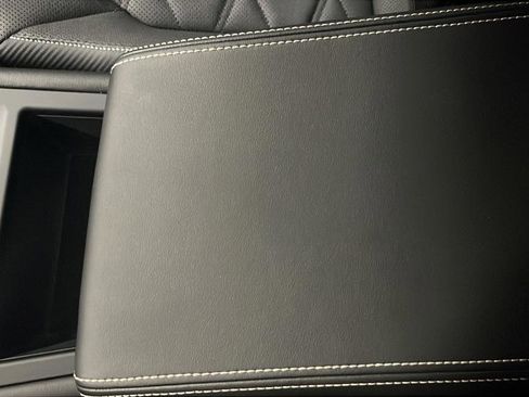 Used 2024 Volkswagen Atlas Cross Sport SE image 19