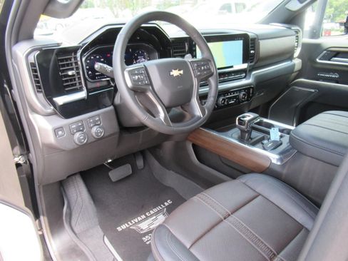 Used 2026 Chevrolet Silverado 1500 High Country w/ High Country Premium Package AWD/4WD image 16