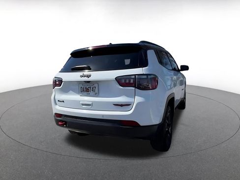 Used 2025 Jeep Compass Trailhawk AWD/4WD image 14