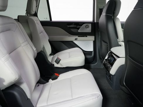 New 2026 Lincoln Aviator Reserve AWD/4WD image 18
