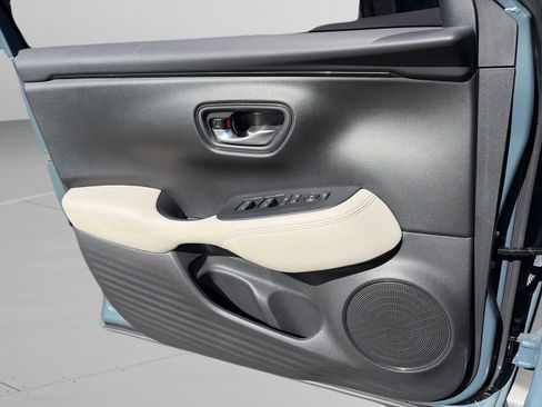 Used 2025 Honda HR-V LX image 24