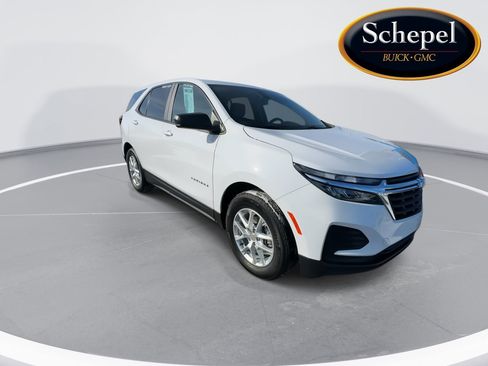 Certified 2024 Chevrolet Equinox LS w/ LS Convenience Package image 2