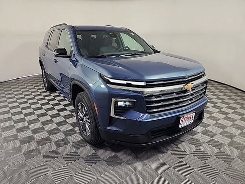 New 2026 Chevrolet Traverse LT w/ Driver Confidence Package image 2