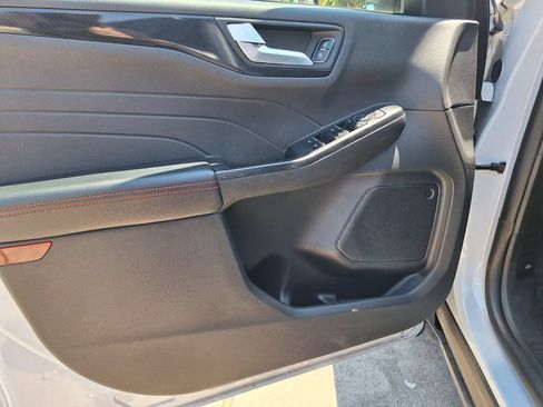 Used 2025 Ford Escape ST-Line FWD image 30