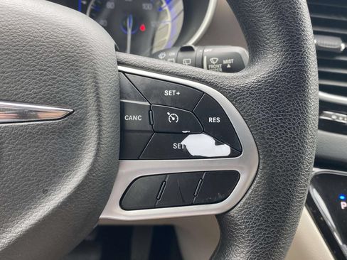 Used 2021 Chrysler Voyager Lxi FWD image 20