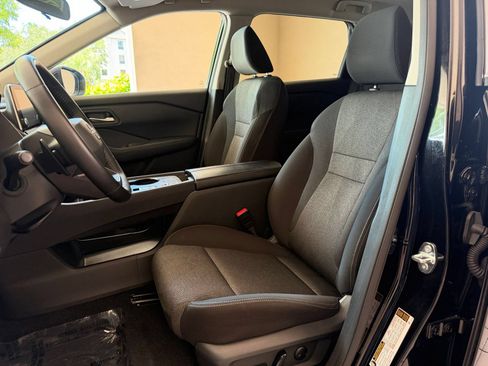 Used 2025 Nissan Rogue SV FWD image 23
