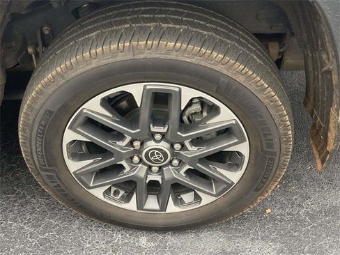 Used 2023 Toyota Sequoia Limited image 5