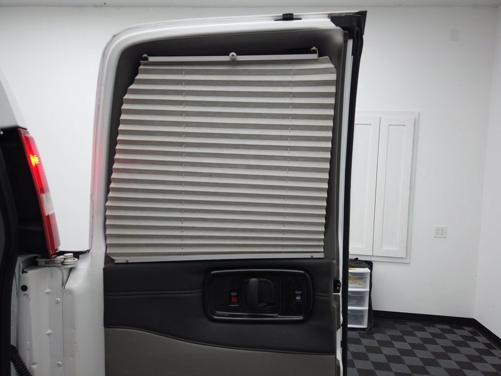 Used 2020 GMC Savana 2500 Extended w/ Enhanced Convenience Package RWD image 11