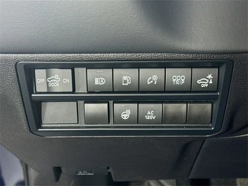 Used 2024 Toyota Tundra Platinum image 10