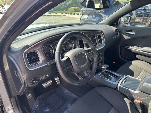 Used 2019 Dodge Charger Scat Pack RWD image 18