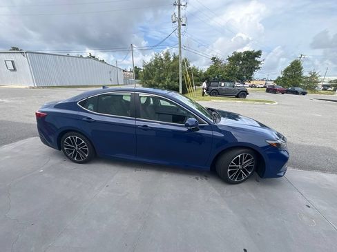 Used 2025 Toyota Camry XLE FWD image 17