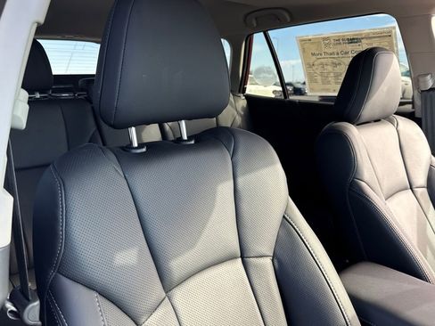 Used 2025 Subaru Outback Touring image 31