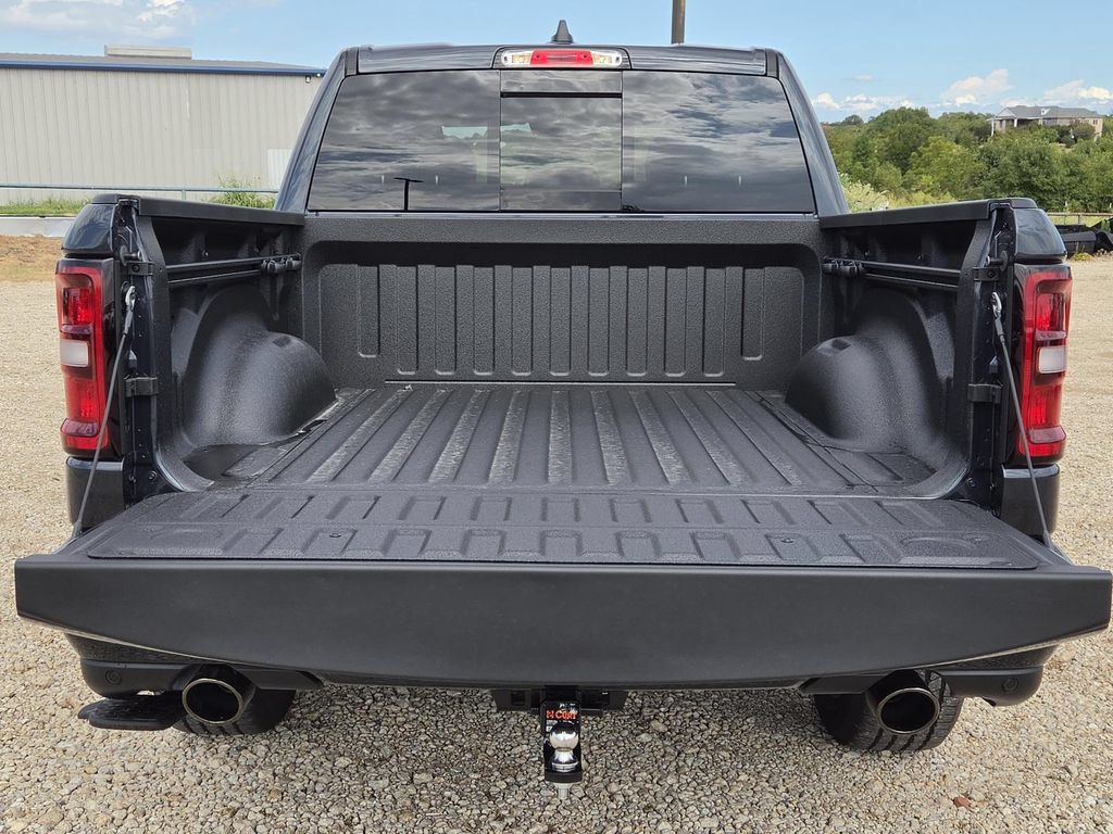 New 2026 RAM 1500 Express AWD/4WD image 8