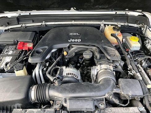 Used 2019 Jeep Wrangler Unlimited Sport S image 11