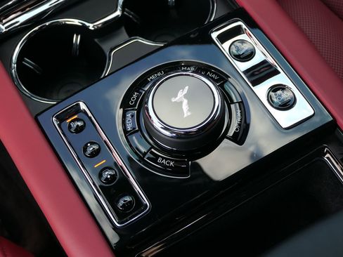 Used 2022 Rolls-Royce Cullinan image 31