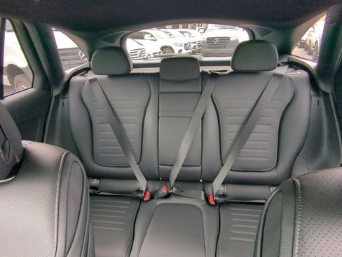 Used 2025 Mercedes-Benz GLC 350e 4MATIC image 5