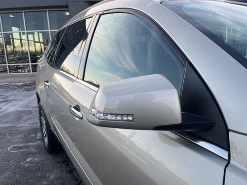 Used 2015 Chevrolet Traverse LT image 3