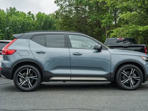 Used 2021 Volvo XC40 T5 R-Design AWD/4WD image 4